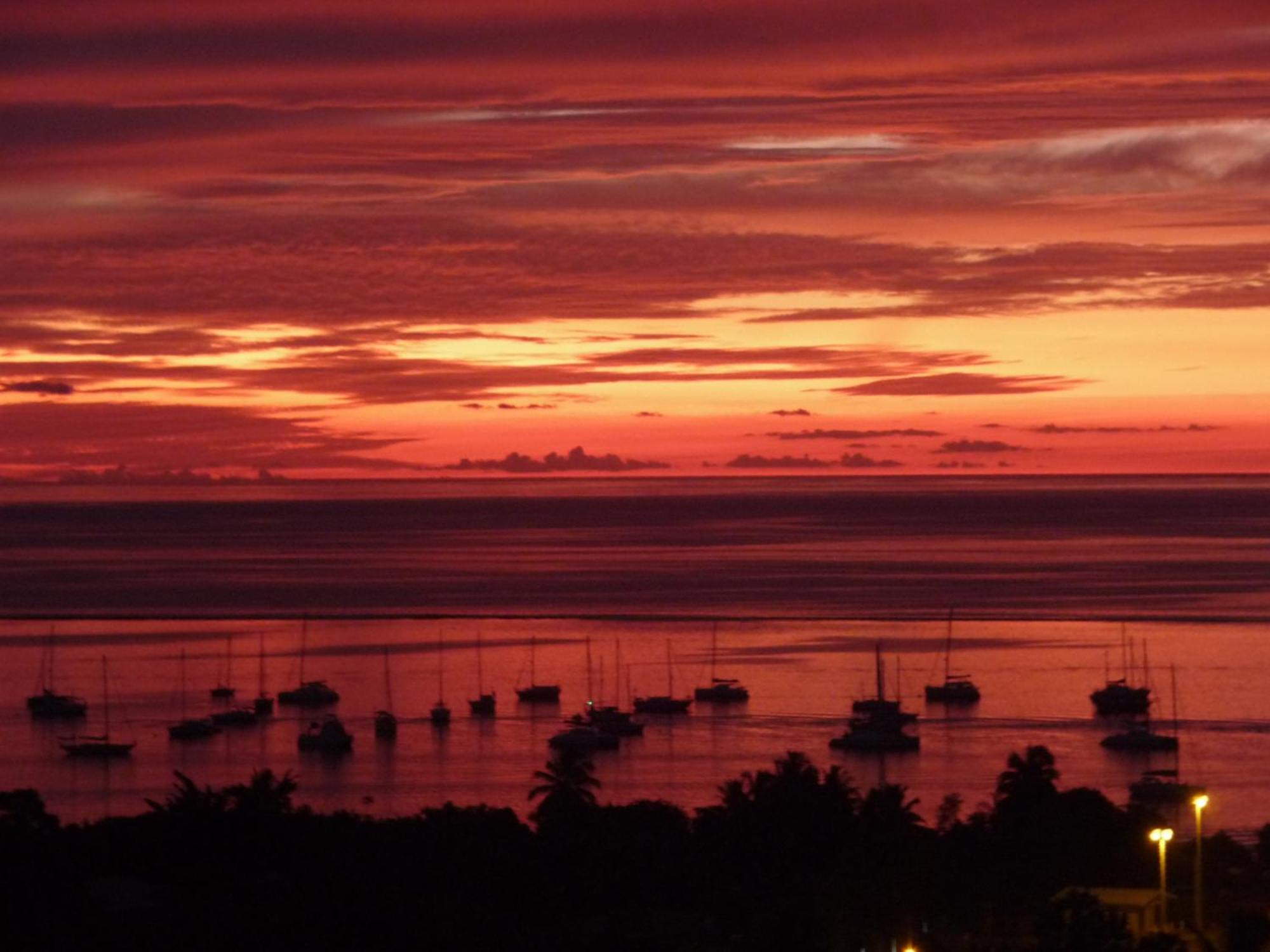 Maeva Sunset View Hotel Punaauia  Exterior photo
